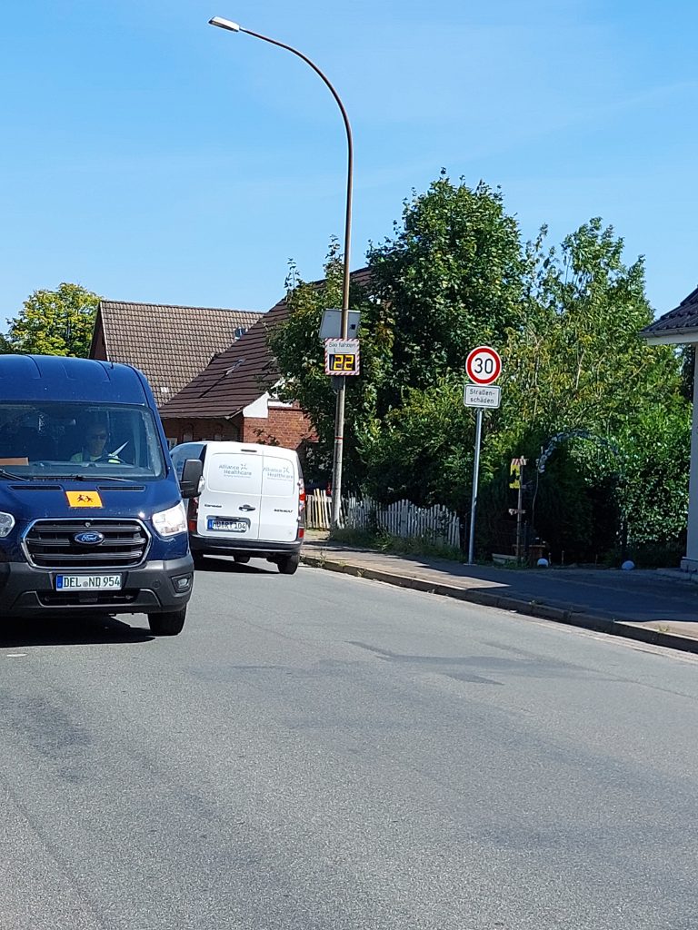 Das aktuelle Bild hat keinen Alternativtext. Der Dateiname ist: Ortsdurchfahrt-Debstedt-scaled.jpg
