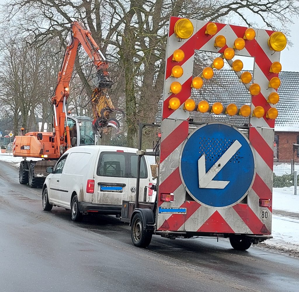 Das aktuelle Bild hat keinen Alternativtext. Der Dateiname ist: Baumfaellung-Debstedt-3-scaled.jpg